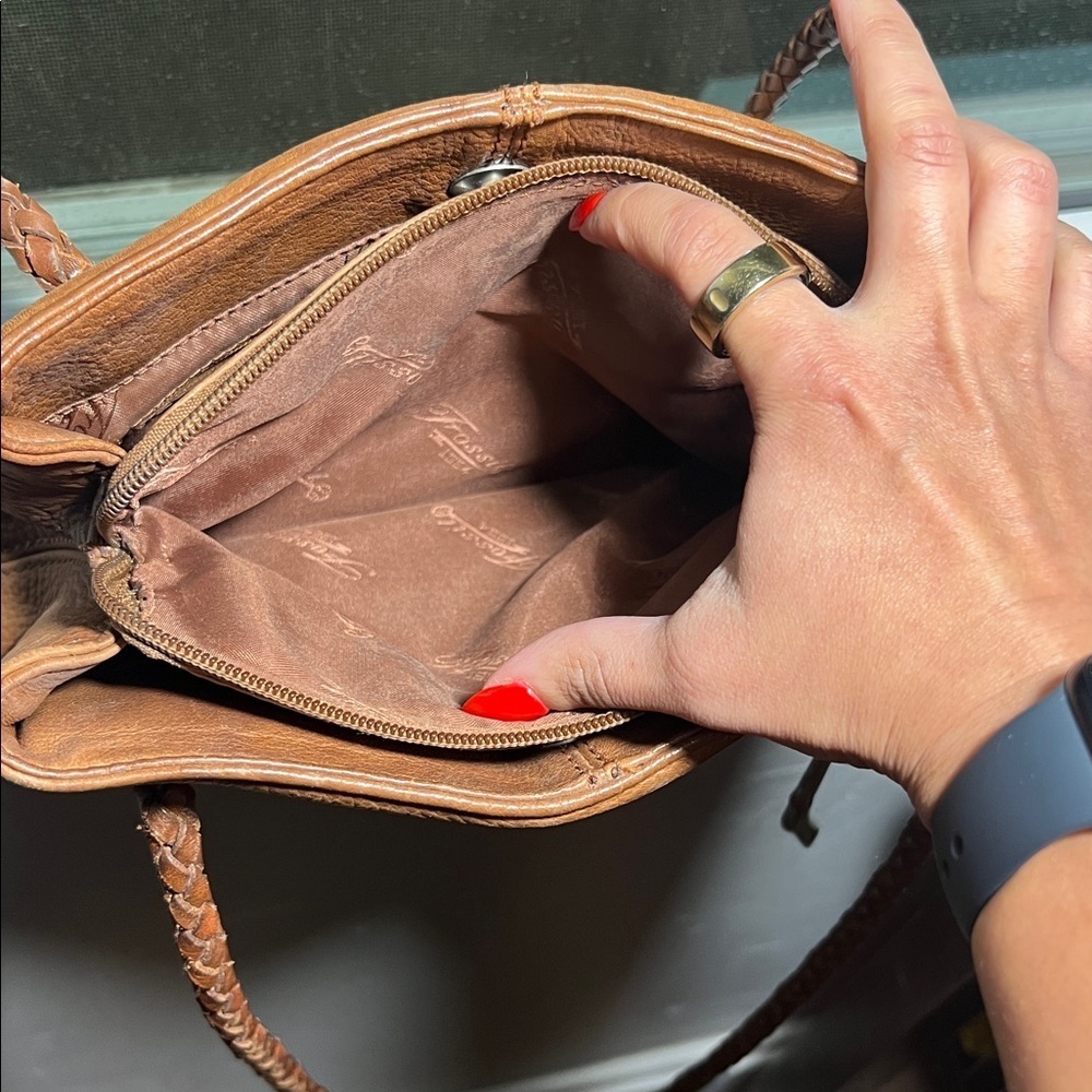Elegant Genuine Leather Fossil Shoulder Bag - Picture 9 of 10